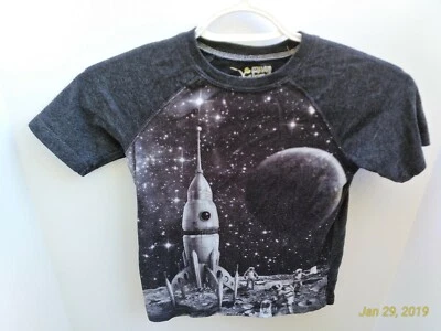 Camisa negra de manga corta para niño fantasía tema cohete espacial jumping frijoles mediana 5/6 Foto 1 de 4