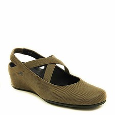 vaneli marjory wedge