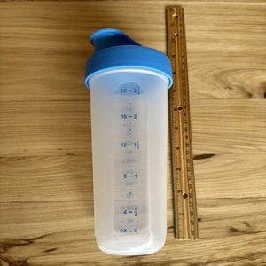 Tupperware Quick Shake 20+ oz Drink Shaker Blender Bottle Blue Lid Shear 7320A - Picture 1 of 8