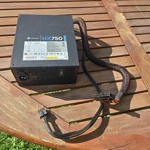 Fuente de alimentación de CA Corsair HX750 750 vatios 80 Plus Platinum - Imagen 1 de 5