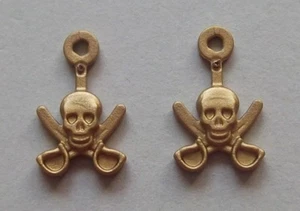 16902, 2x joyas de sombrero, calavera, pirata, oro - Imagen 1 de 1