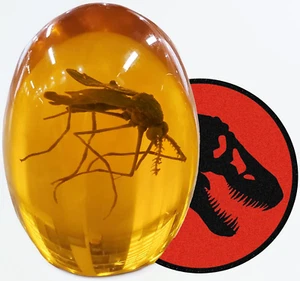 3D Mosquito in Amber Resin | 3.3 Inches Tall Dinosaur DNA Replica | Collectable - Picture 1 of 12