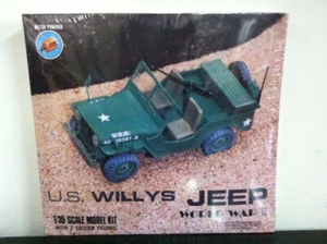 Bluetank Kit di Montaggio 1:35 TK-9009 U.S. ARMY WILLYS JEEP con Motore MIB - Foto 1 di 2