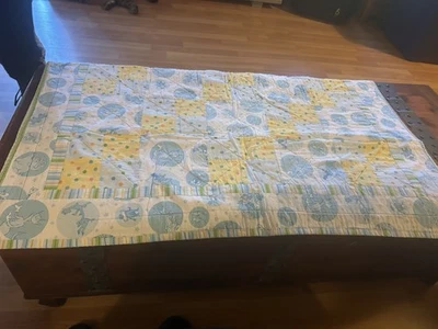 Touch Of Comfort Downy Dr Seuss Quilt! 41x35! White Blue And Yellow! - Image 1 of 4