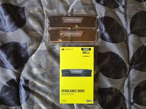 RAM CORSAIR VENGEANCE DDR5 6400 MHz CL32 96GB (48GB X 2)  CMK96GX5M2B6400C32 Kit - Foto 1 di 2