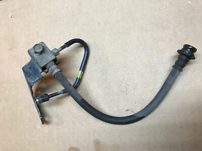 TUBO MANGUERA FRENO TRASERO DERECHO INFINITI M30 M35 Q70 FX35 FX50 QX70 2012 Foto 1 de 3