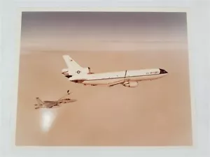 Foto de colección McDonnell Douglas KC-10 petrolero reabastecimiento de combustible F-15 Eagle Fighter Jet 8x10 - Imagen 1 de 2
