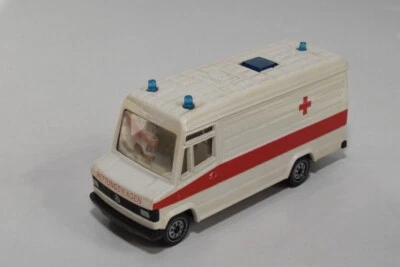 B67 1:55 SIKU 2011 MERCEDES-BENZ 809D VAN BUS AMBULANCE EXC. COND. 11 - Immagine 1 di 4