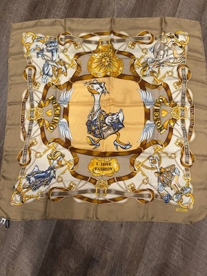 Cachecol de seda Moschino vintage multicolorido "AMO MODA" felicidade saúde riqueza - Imagem 1 de 4
