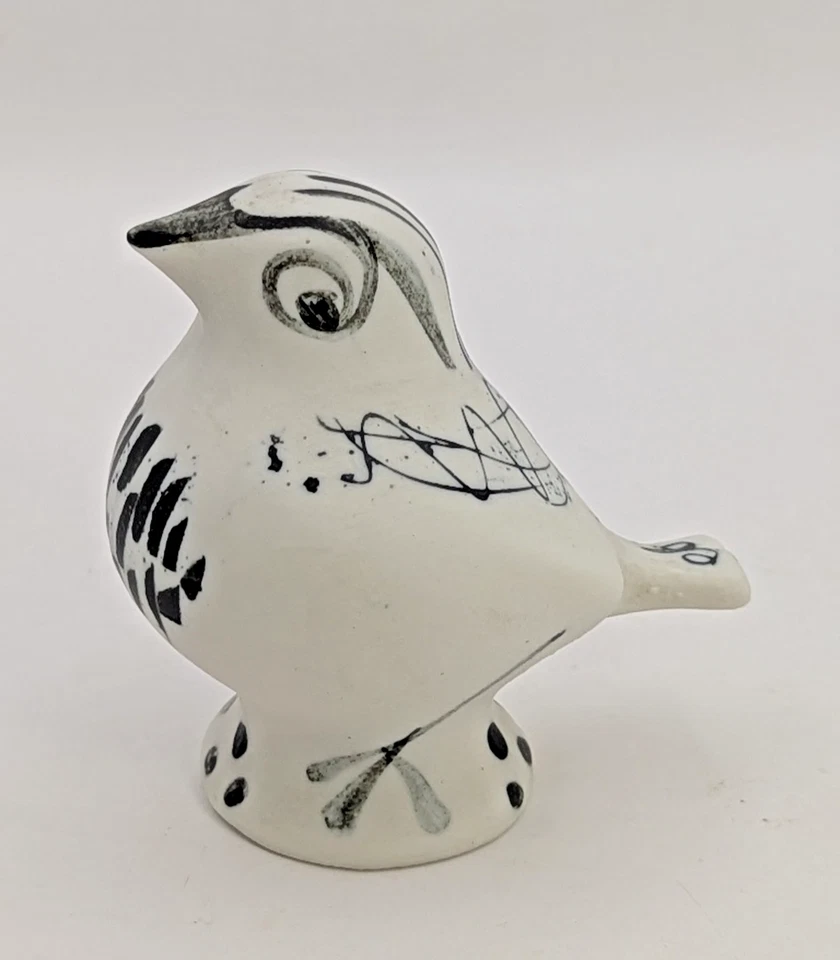 RICHARD & SUSAN PARKINSON Studio Pottery Porcelain Pottery Bird ROBIN Figurine - Image 1 of 4