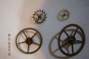 Elgin 1894-Grade 82-Class 4-18 S-17 Jewels-(4 TRAIN WHEELS) Very Good Condition - Picture 1 of 6