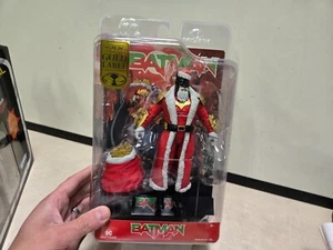 DC Multiverse BAT SANTA Red Variant Gold Label Batman McFarlane Toys - Picture 1 of 5
