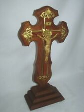 Superbe crucifix ouvragé et doré de la fin du XIXe siècle