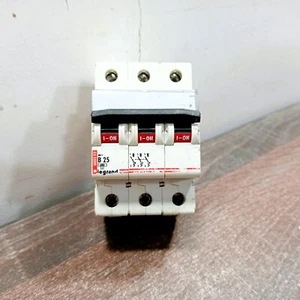 USED | EGRAND B25 605552 3POLE 25AMP MCB MAIN CIRCUIT BREAKER - Picture 1 of 5