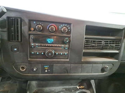 Control de temperatura/calentador/aire acondicionado trasero Express35 Sku #4296675 2011 Foto 1 de 4