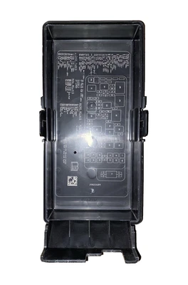 #20822689, Chevrolet Malibu, tapa de caja de fusibles del motor solamente, debajo del capó OEM 2008-2012 Foto 1 de 4