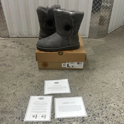 Ugg Australia Women Bailey Button Grey 5803 Size 6w - Image 1 of 4