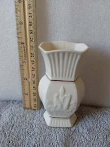 Belleek Ireland Visitor's Center Exclusive Vase 4" Dog Harp with Gold Accents - Picture 1 of 5