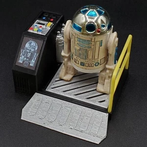 CUSTOM ASTROMECH DROID CHARGING STATION 3.75 STAR WARS FIGURE DIORAMA (G52) - Picture 1 of 2
