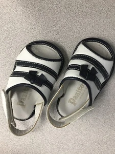 Zapatos/sandalias de cuero Pazito recién nacido a rayas blanco marino para niñas EE. UU. 3 - Imagen 1 de 3