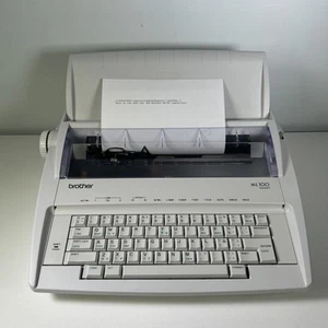 Macchina da scrivere elettrica Brother modello ML-100 standard ruota margherita TESTATA funzionante - Foto 1 di 13