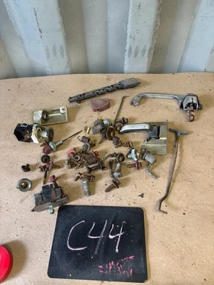 1981 年雪佛兰 Gmc K5 K10 C10 K30 硬件批量门锁手柄混合 — 第 1/4 张图片