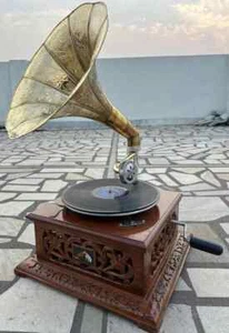 Antique HMV Gramophone Fully Functional Working Phonograph, win-up record player - Picture 1 of 3