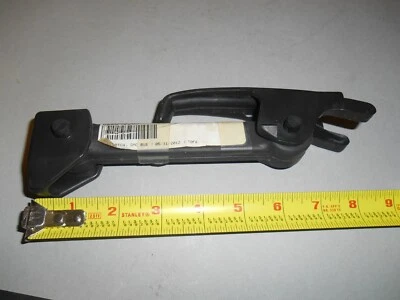 GENUINE GM  Hood Latch ASSEMBLY #  02045385 )    CHEVY   C-60; TOP KICK ,KODIAK Foto 1 de 3