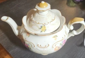 Ceica 1940s Bavaria Schumann China Teapot Floral With Gold Trim - Picture 1 of 16