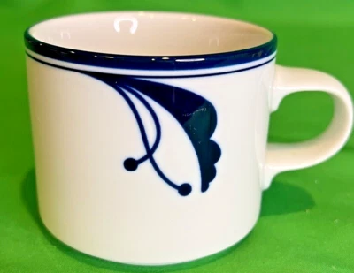 Taza de café de té Dansk Flora Bayberry azul blanco Japón 8 OZ Foto 1 de 4