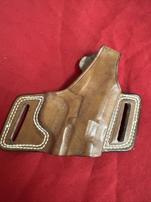 Leather Holster Bianchi No 5 Black Widow .45 Auto Colt Commander Right Hand C295 - Image 1 of 4