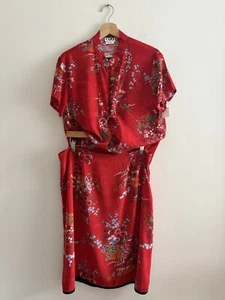 Blusa y falda floral roja estilo kimono Clio de colección de 2 piezas nueva con etiquetas, talla M/L - Imagen 1 de 24