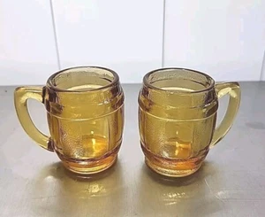 2 vasos miniatura vintage HAZEL ATLAS ámbar barril de vidrio #2 ~ - Imagen 1 de 7
