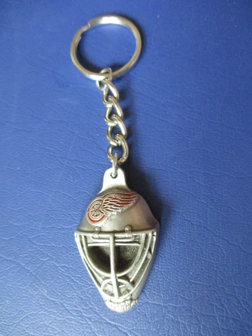 Detroit Red Wings Pewter Goalie Mask Keychain * Cover