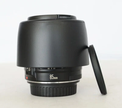 Canon EF USM 85mm / 85.8 / F/1.8 Lens for Canon + Filter - Image 1 of 2
