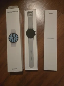 Samsung Galaxy Watch6 44mm GPS Bluetooth Silver Aluminum Smart Watch - Picture 1 of 5