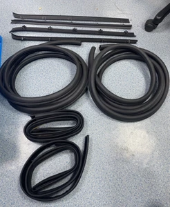 Complete Door Window Weatherstrip Seals Set Kit for 1981-91 Chevy GMC Blazer - Picture 1 of 14