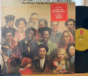 The O'Jays Family Reunion Vinyl LP Phila Intl PZ 33807 Near Mint I Love Music - Imagen 1 de 9