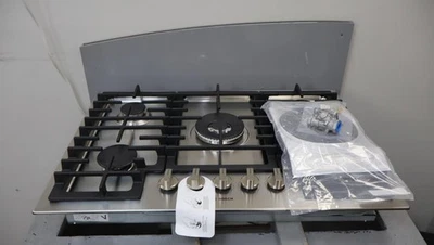 Bosch 30" 5 Sealed Burners 800 Series Stainless Built-In Gas Cooktop NGM8059UC - Image 1 of 4