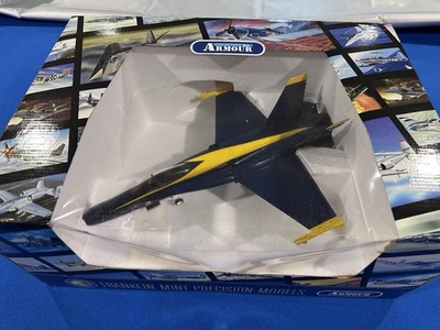 Colección Armadura F-18 Hornet 98013 Metal 1:48 Modelo Marina de los Estados Unidos “Blue Angels” Foto 1 de 4
