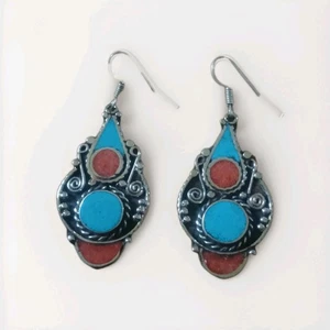 Ohrringe durchbohrt Türkis Koralle Edelstein Tropfen Hänger tibetischer Schmuck 2 Zoll  - Bild 1 von 4