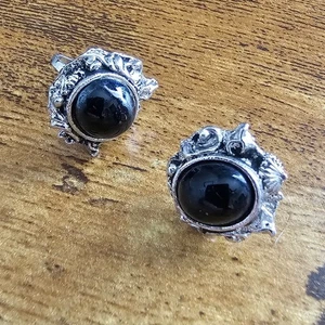 Vintage 1970s Screw Clip On Earrings Silver Tone Filigree w/ Black Stone Inset - Picture 1 of 4