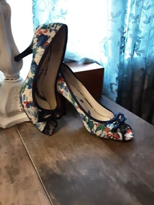 Apt 9 Women's 8M Navy/Multi Floral Open Toe Pumps Bows - Picture 1 of 12