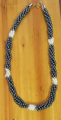 18" PARK LANE Tono Dorado Brillante Negro Blanco Collar de Cuentas Cadena de Metal Perla Imitación Foto 1 de 2