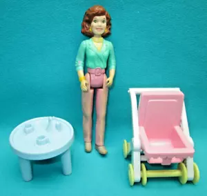 CASA DELLE BAMBOLE VINTAGE PLAYSKOOL MAMMA, PASSEGGINO, TAVOLO DA TEA PARTY--A-51 - Foto 1 di 2