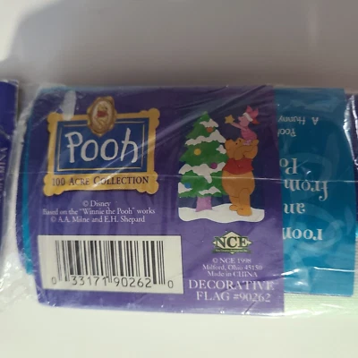 Bandera de Navidad Colección 100 Acres Disney Winnie the Pooh Años 90 De Colección 28" x 44" Nuevo de Lote Antiguo Foto 1 de 4