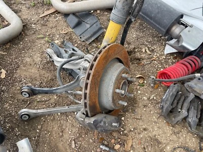 Dodge Charger Scat Pack 392 Lt 2019 montaje de rodilla trasero completo  Foto 1 de 4