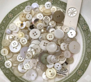 75g of Vintage Preloved Buttons in Cream, White and Clear Asst 6 - Picture 1 of 2