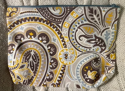 Thirty One Large Zipper Pouch 228A Parisian Garden Wet Bag Cotton/Rubber Lined - Image 1 of 4