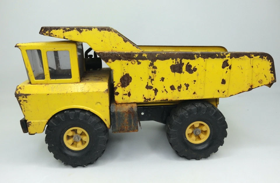 Camión de volteo Tonka #3900 Mighty montículo de acero amarillo calcomanía Minn 1969/1970 Foto 1 de 4